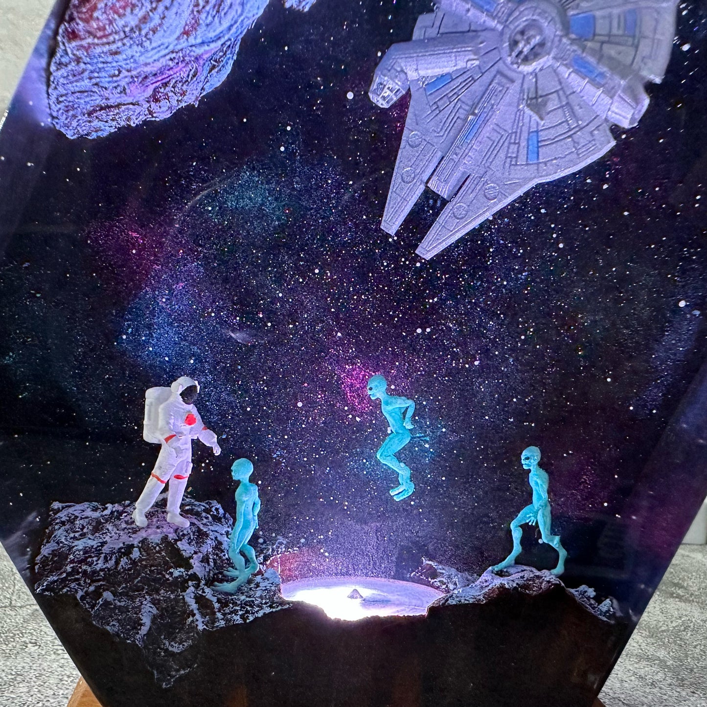 Aliens and astronauts resin lamp