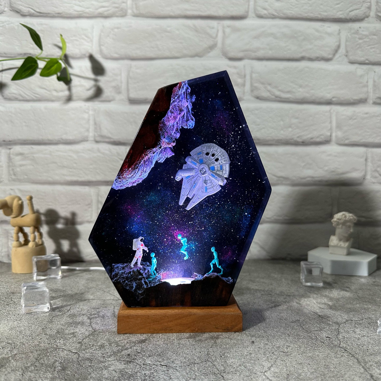 Aliens and astronauts resin lamp