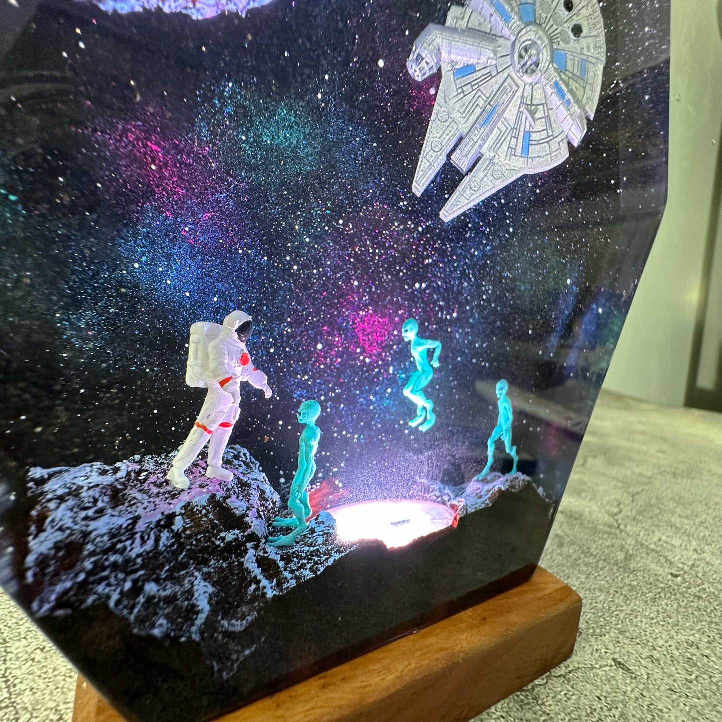 Aliens and astronauts resin lamp