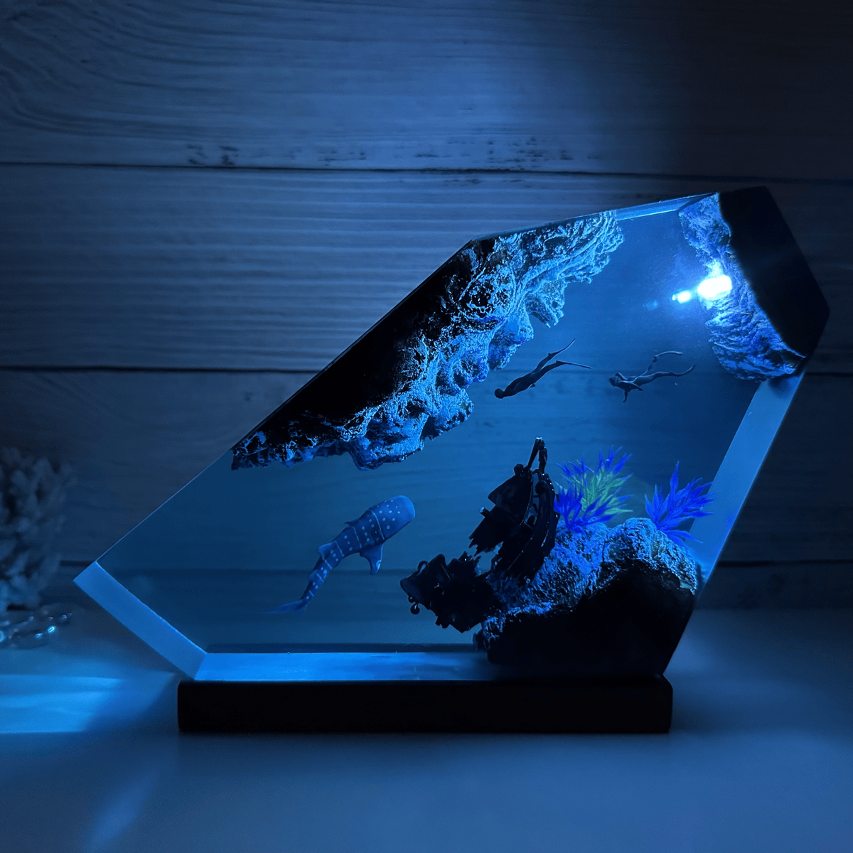 Whale Shark and divers resin epoxy