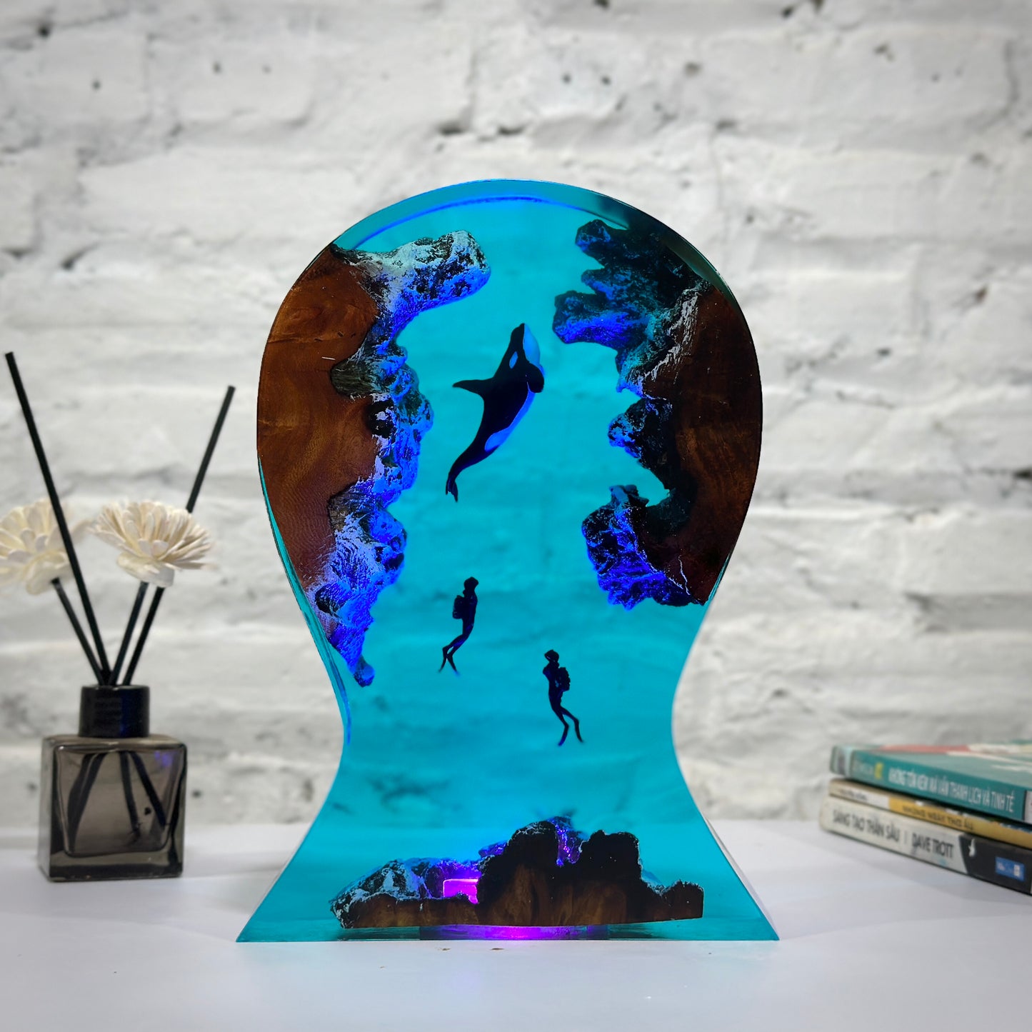 Orca headphone stand