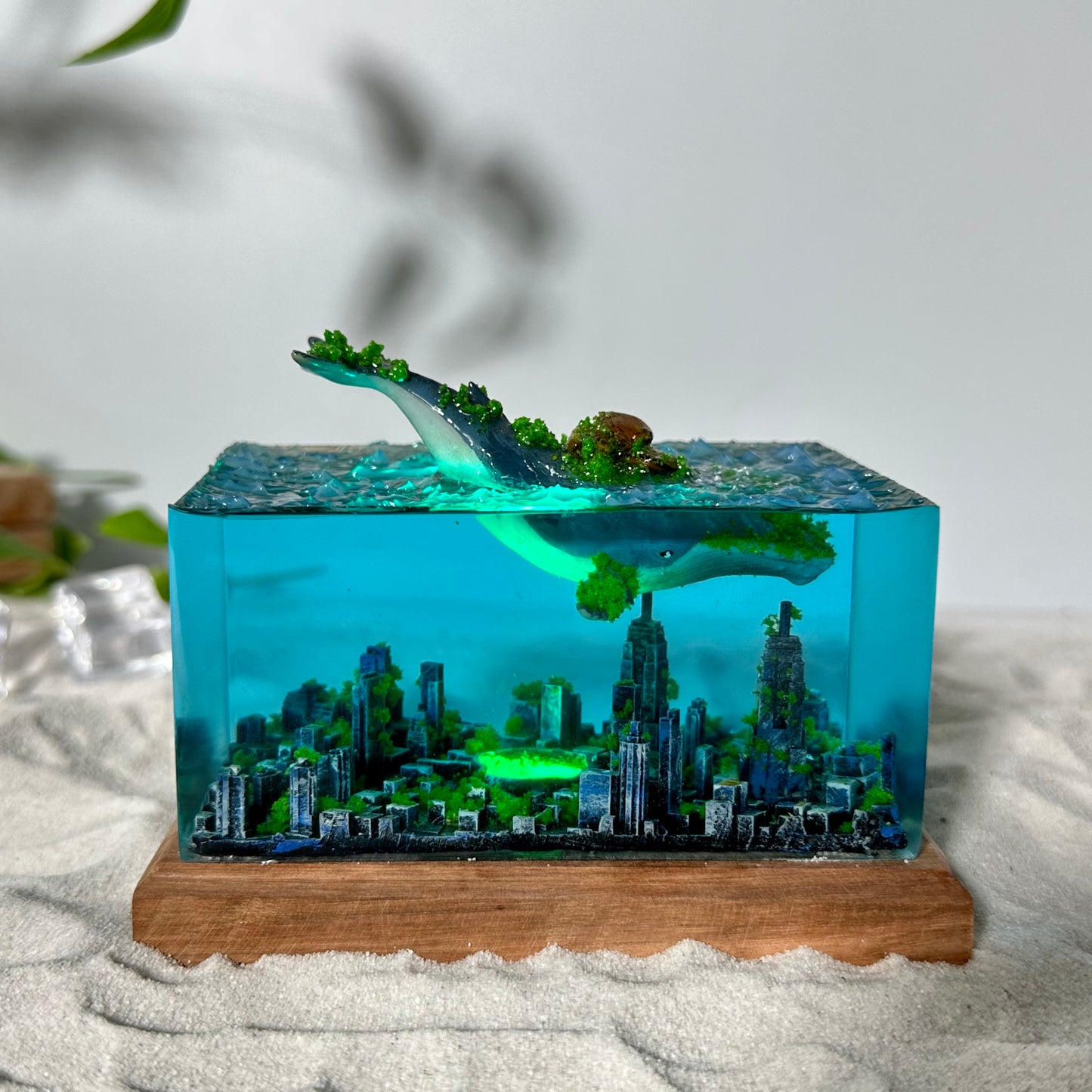 Giant Humpback resin lamp
