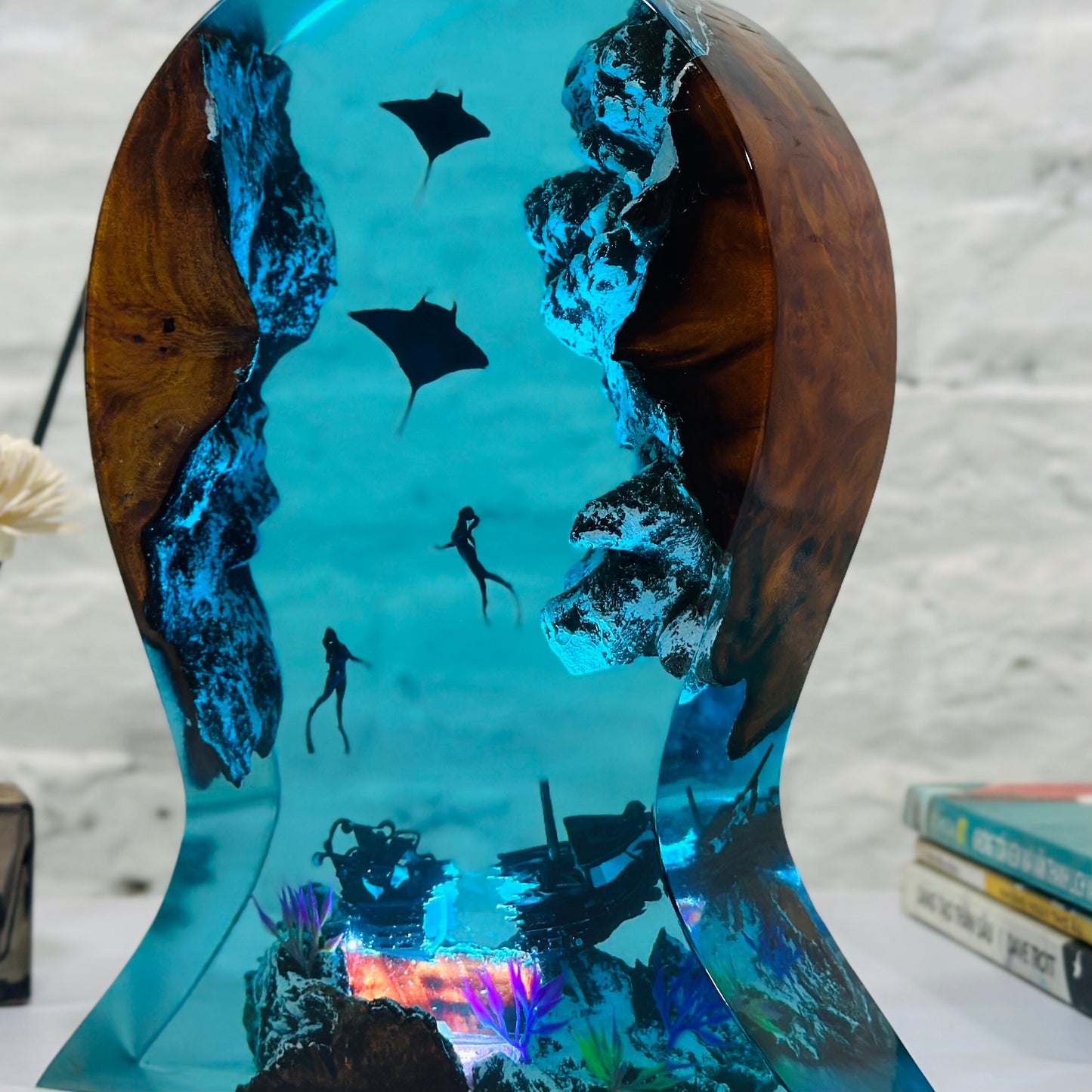 Manta rays headphone stand resin