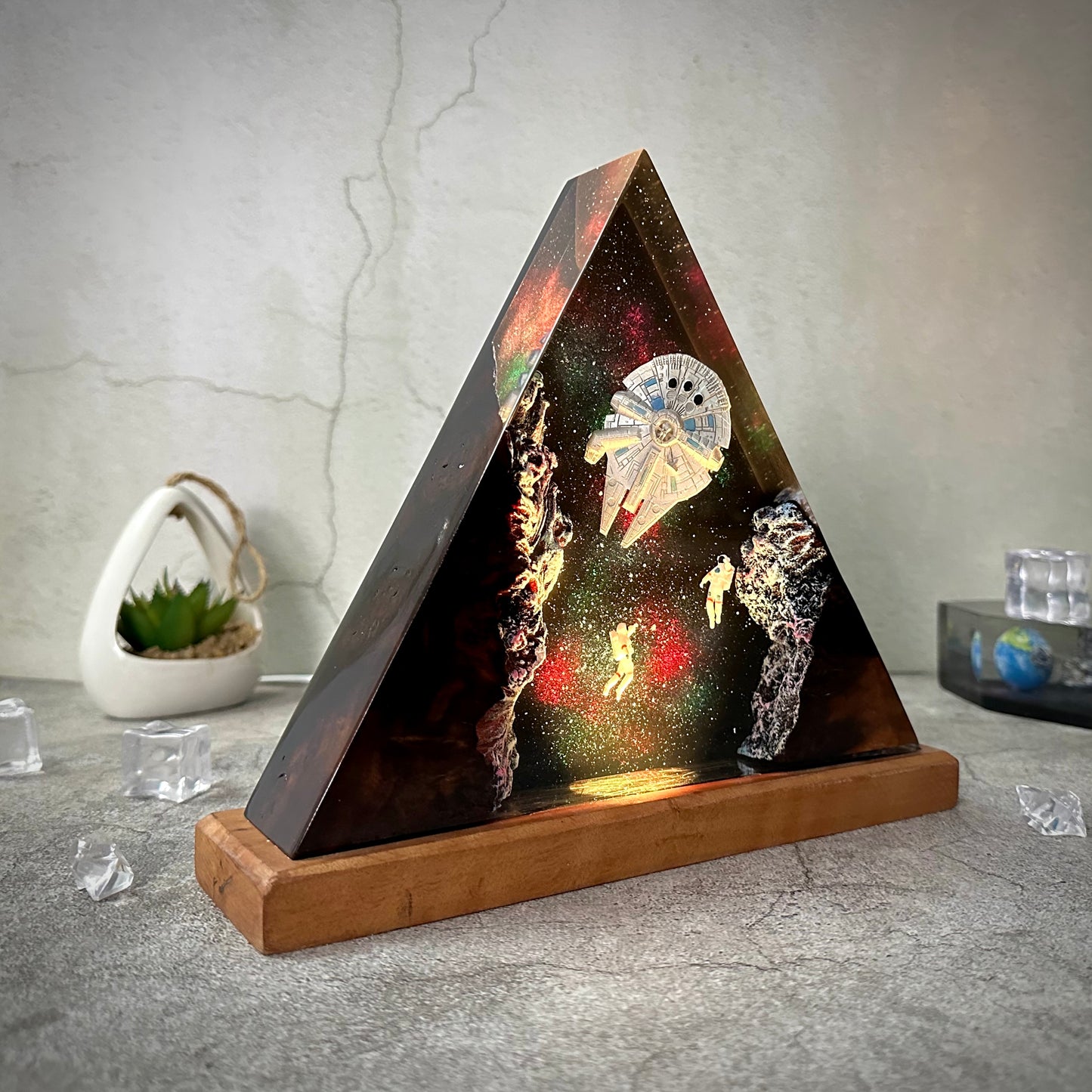 Spaceship resin art lamp