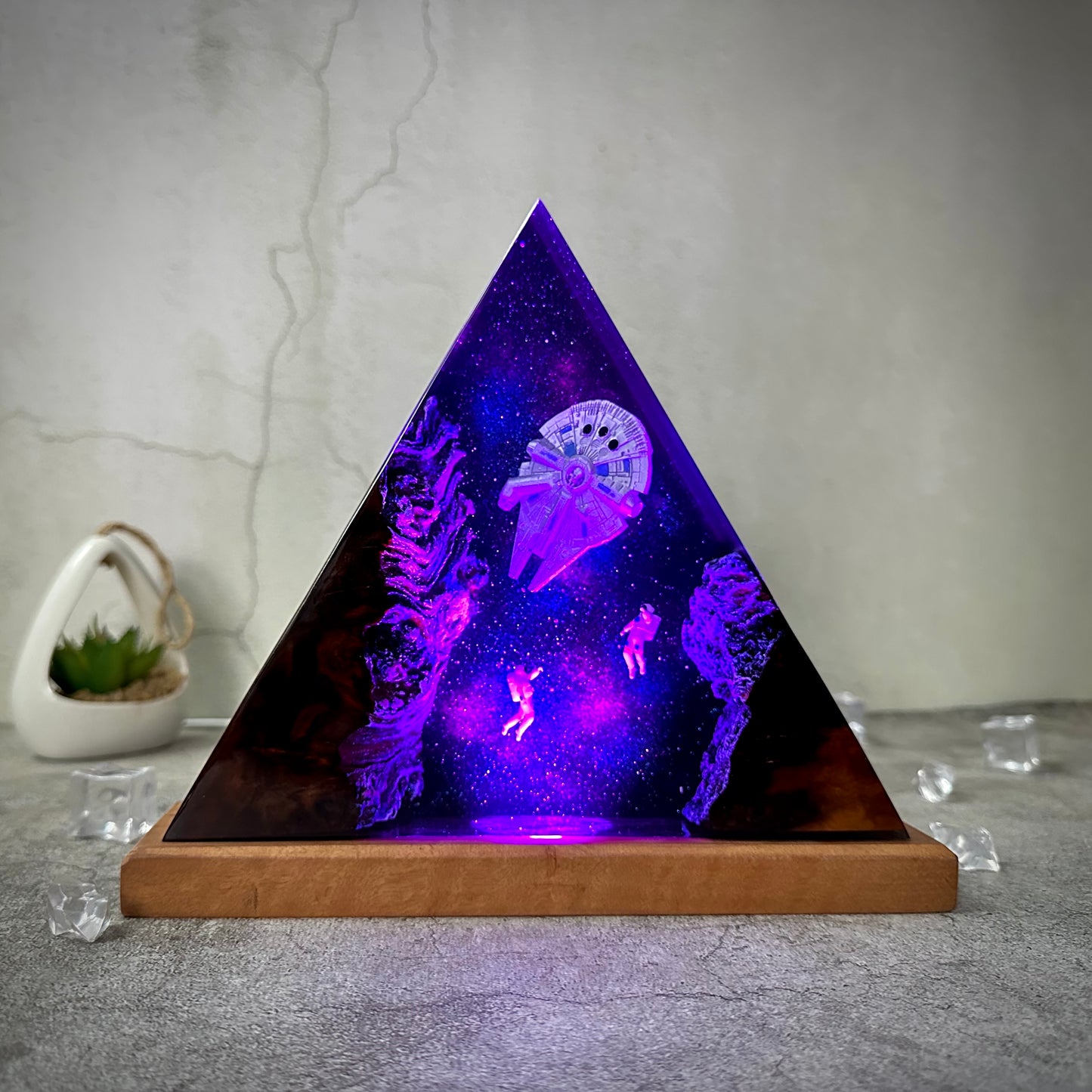 Spaceship resin art lamp
