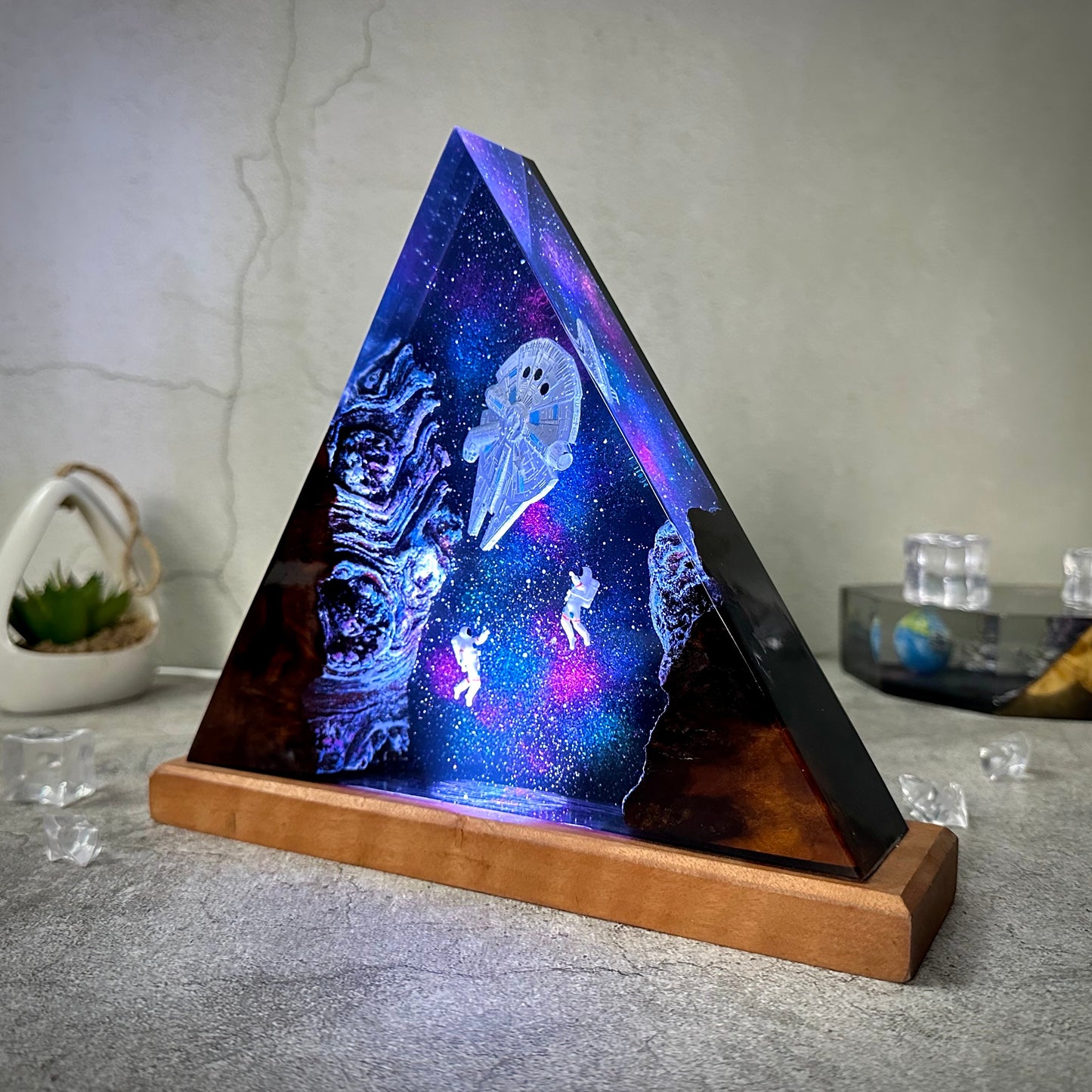 Spaceship resin art lamp