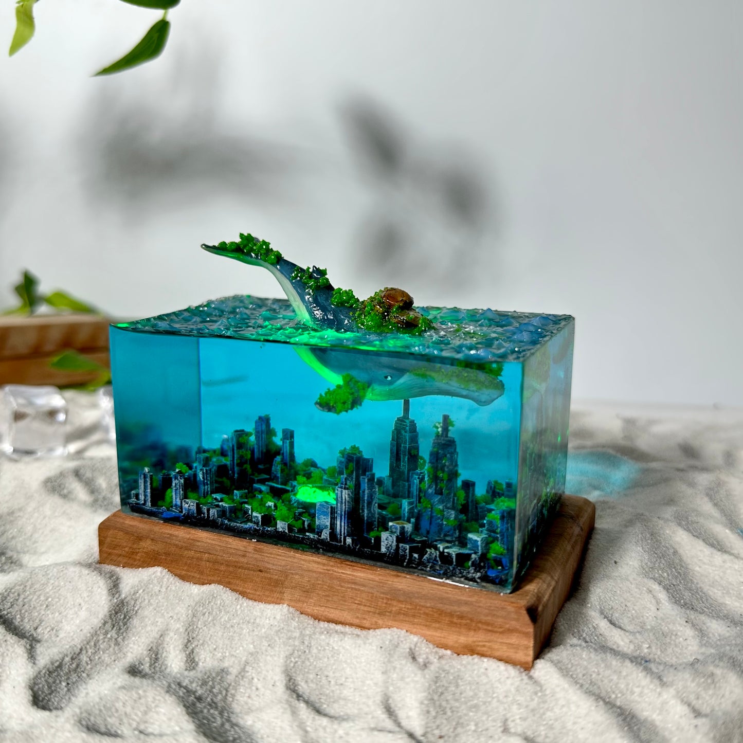 Giant Humpback resin lamp