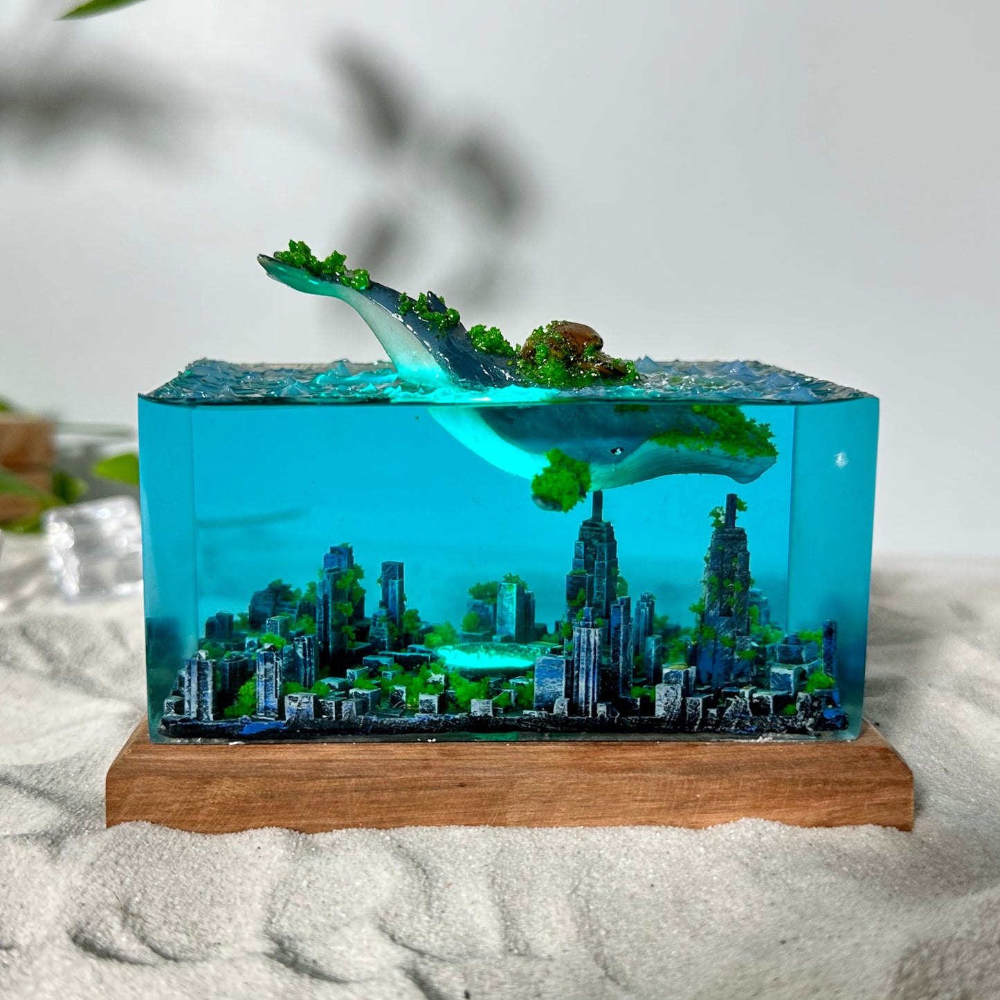 Giant Humpback resin lamp