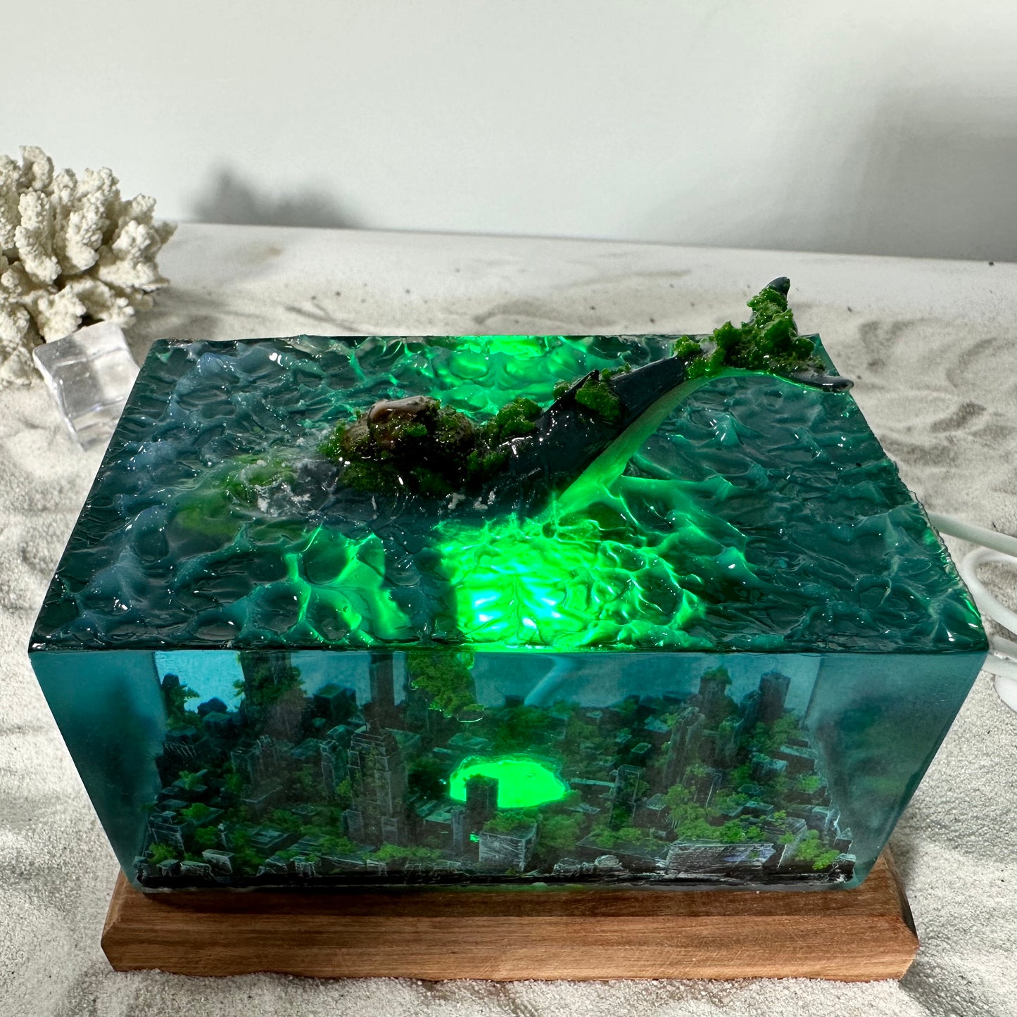 Giant Humpback resin lamp
