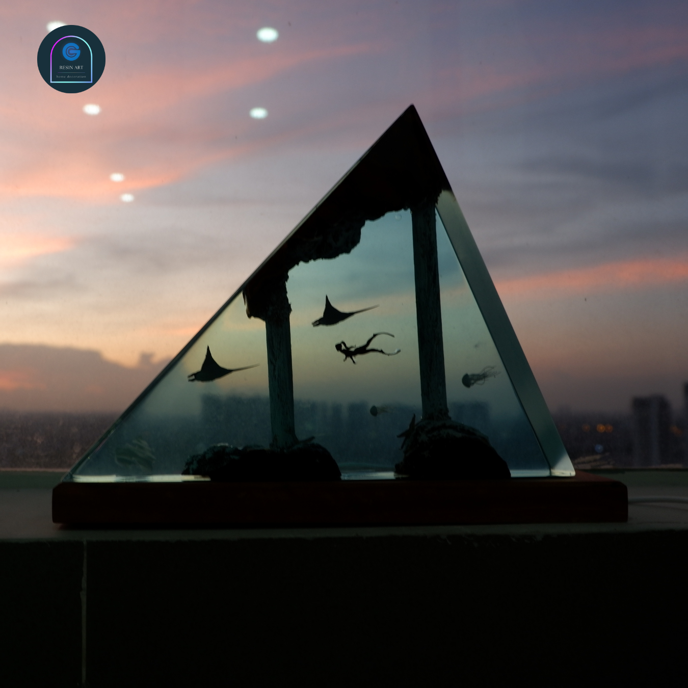 Atlantis ocean resin lamp
