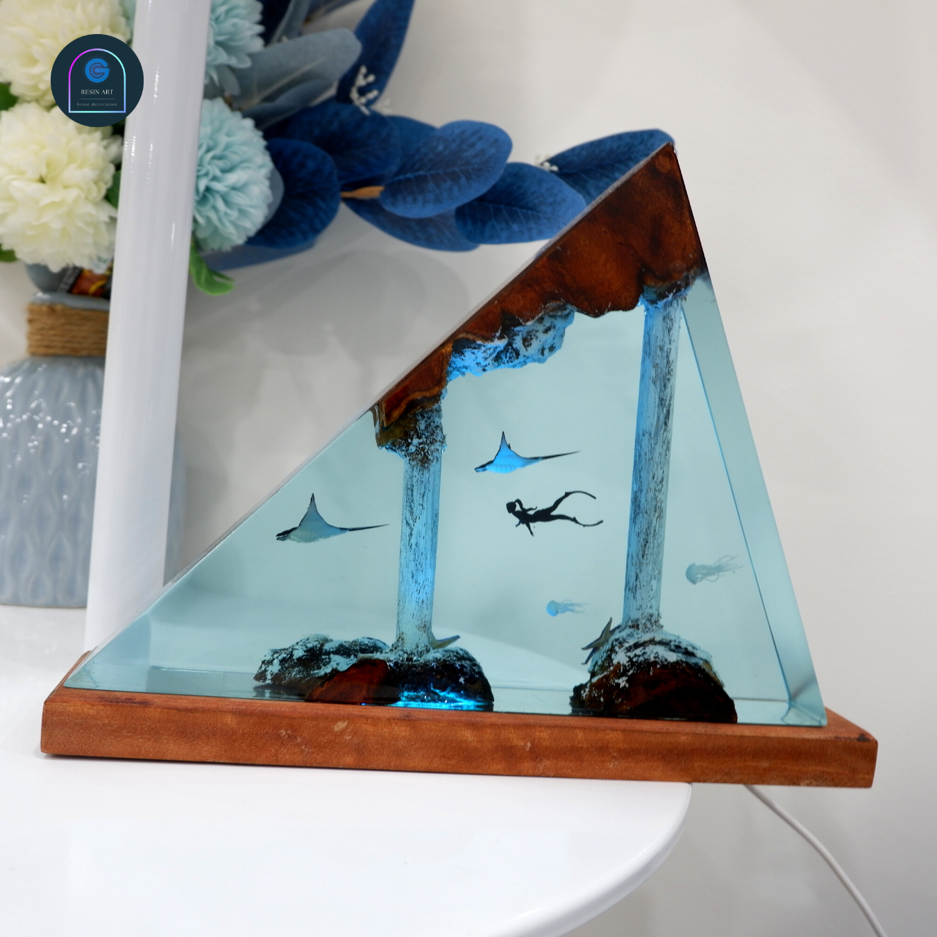 Atlantis ocean resin lamp