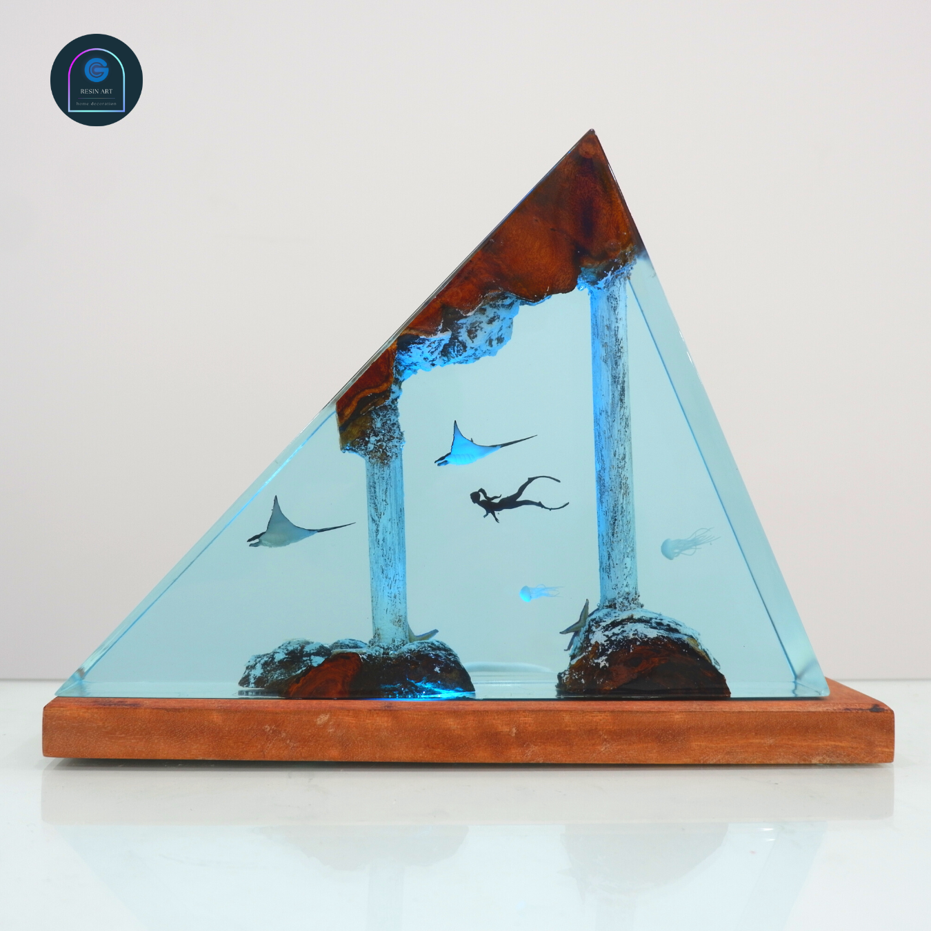 Atlantis ocean resin lamp