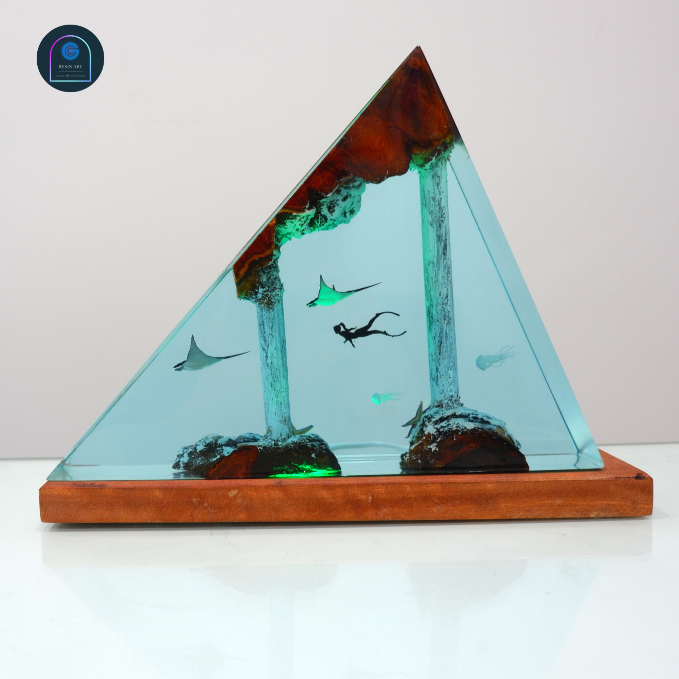 Atlantis ocean resin lamp