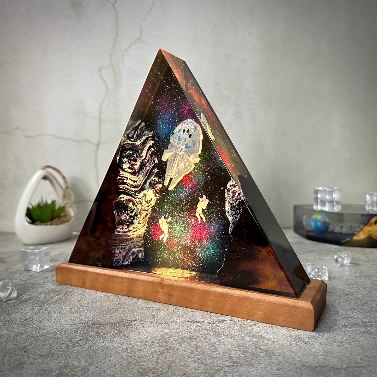 Spaceship resin art lamp
