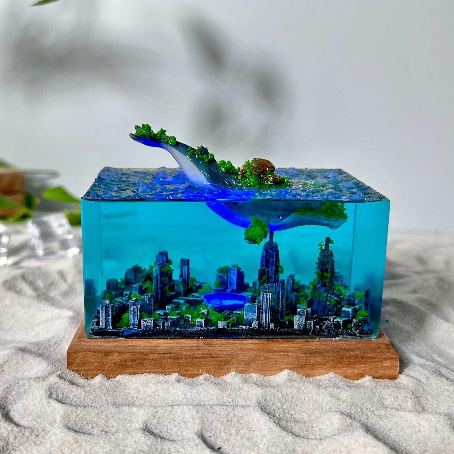 Giant Humpback resin lamp