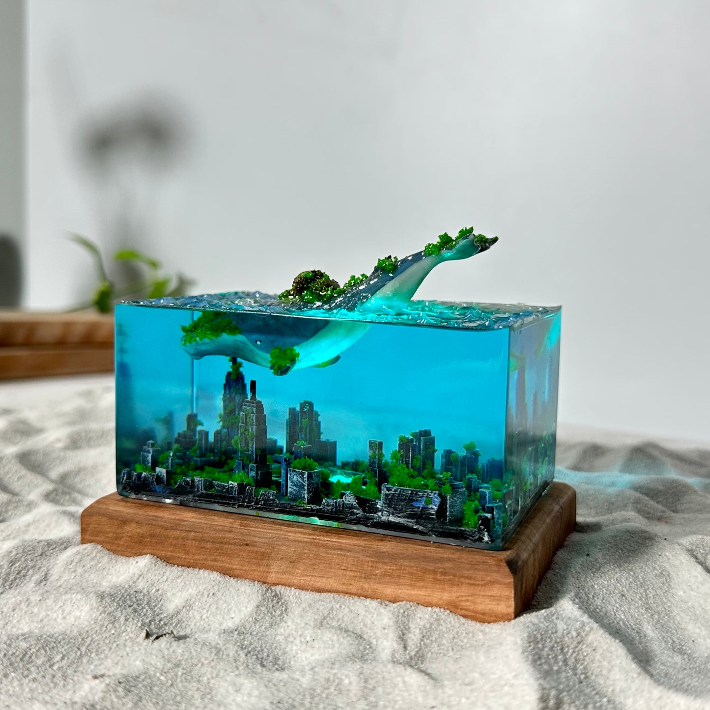 Giant Humpback resin lamp