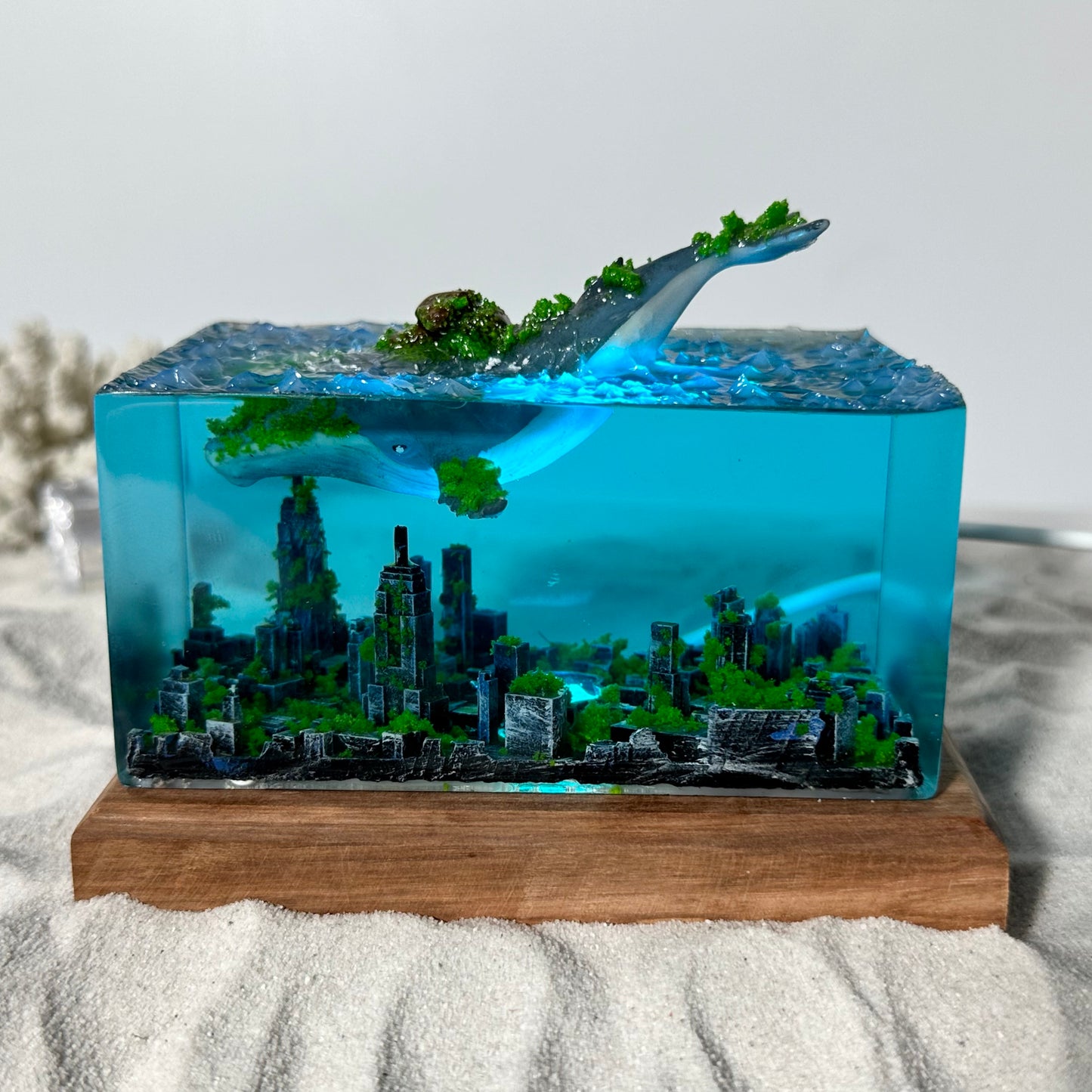 Giant Humpback resin lamp